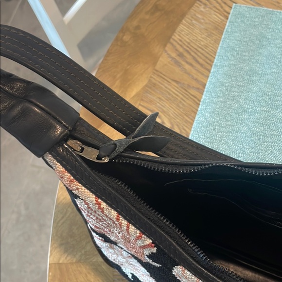 Seashell Patterned Shoulder Bag - Picture 9 of 9